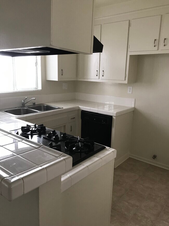 Photo - 11855 Magnolia Blvd