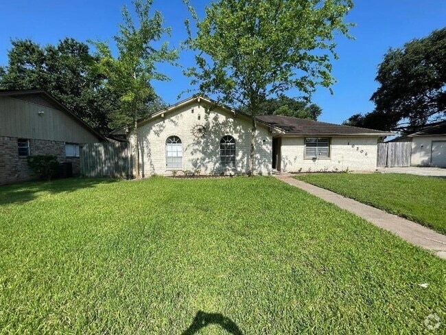 Building Photo - 10306 Twin Hills Ct Rental