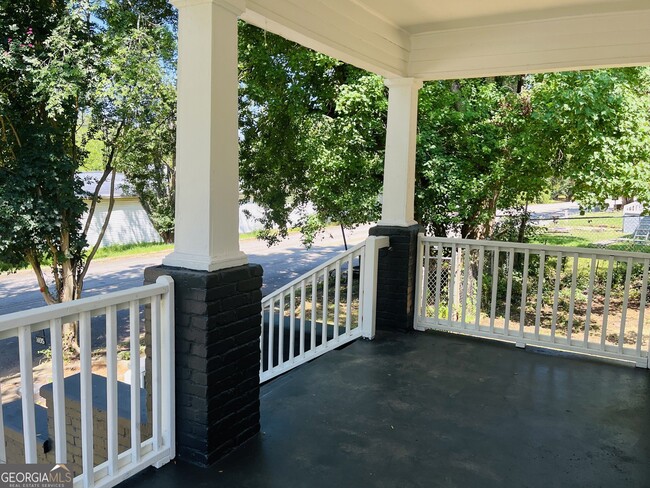 1405 Austin St