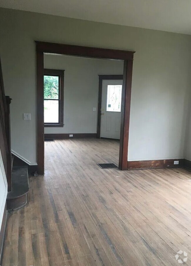 Building Photo - 780-782-782 Maple Ave Unit 782 Maple Ave Rental