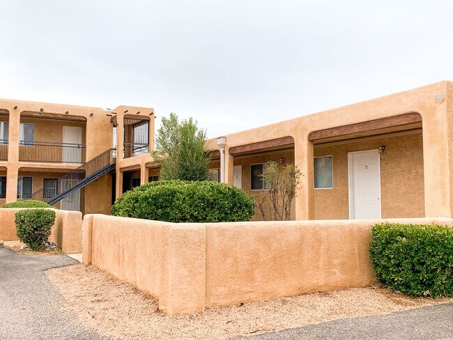 El Pueblo - Ultimate Urban Living