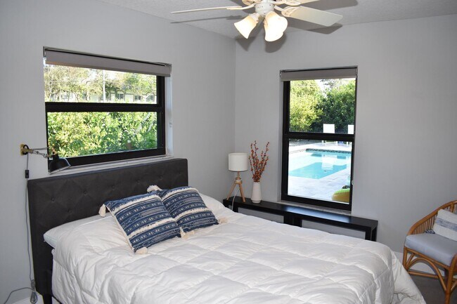 Photo - 1440 NW 12th Way
