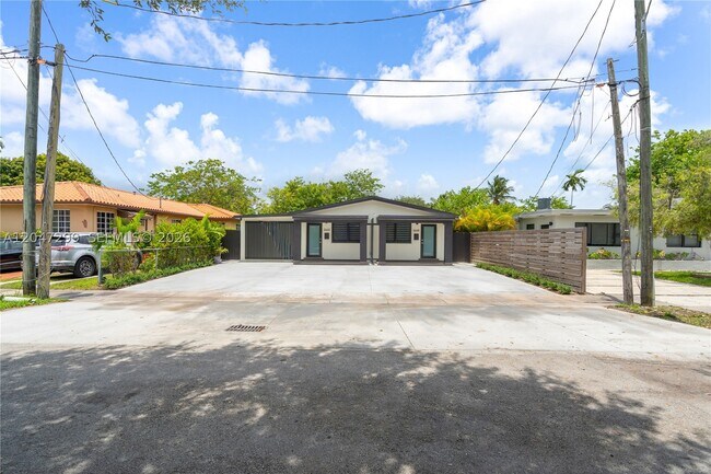Building Photo - 2638 SW 30th Ct Unit 2638