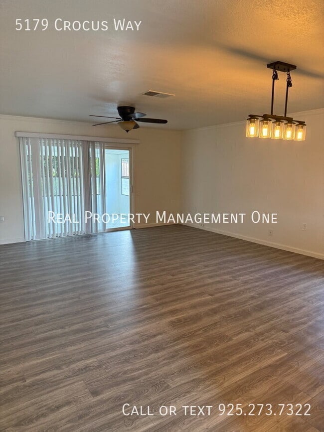 Photo - 5179 Crocus Way