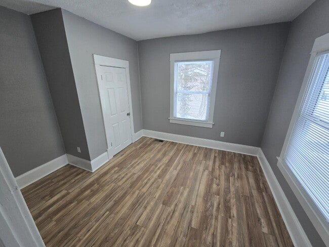 Photo - 104 N Evanston Ave