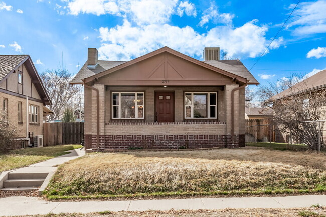 Building Photo - 2717 Milwaukee St Rental