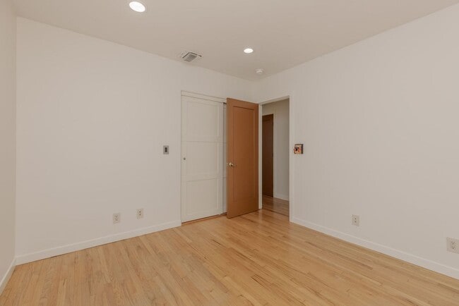 Photo - 709 Avenue D
