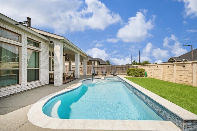 Photo - 28710 Wildthorne Ct