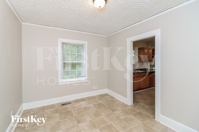 Photo - 2641 Sylvan Rd