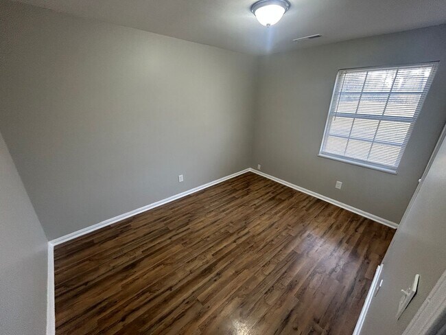 Photo - 3-bedroom, 1-bathroom home located in Radc...