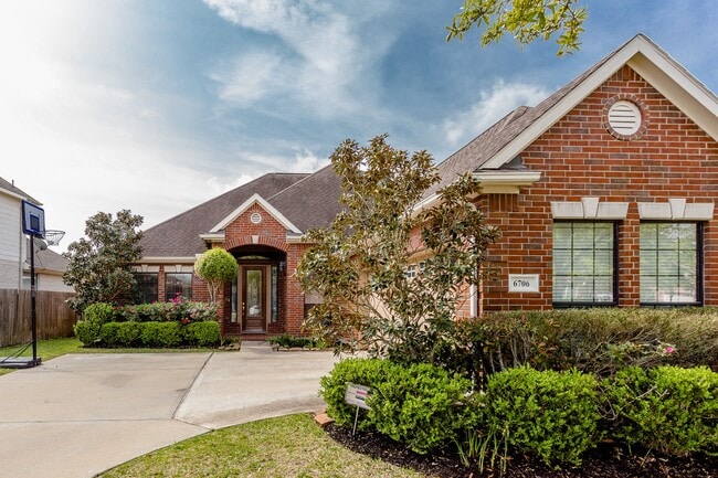 Photo - 6706 Ashworth Dr
