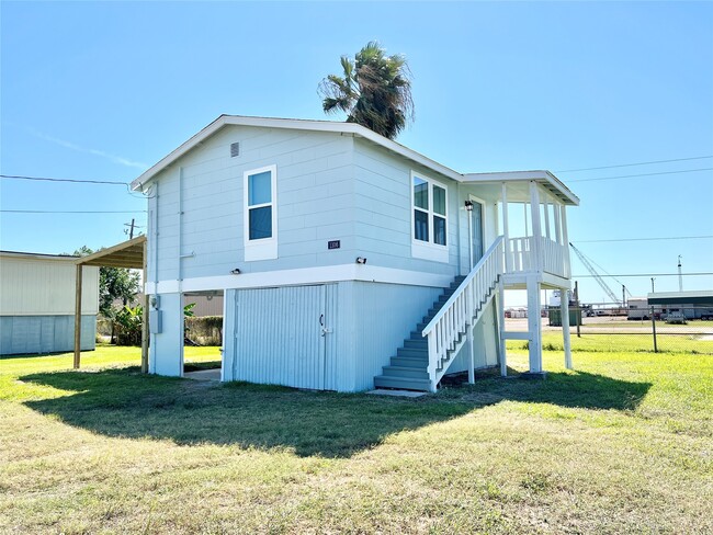 Building Photo - 1106 Gulfview St
