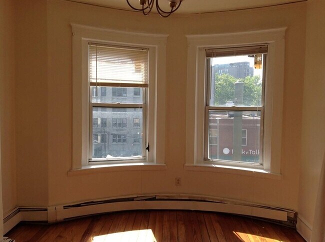 Building Photo - 20 S Huntington Ave Rental