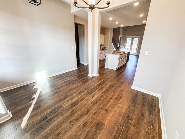 Photo - 400 Maple St