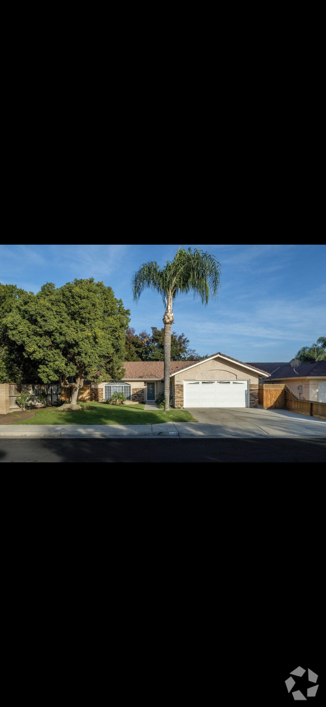 Building Photo - 3458 N Forestiere Ave Rental