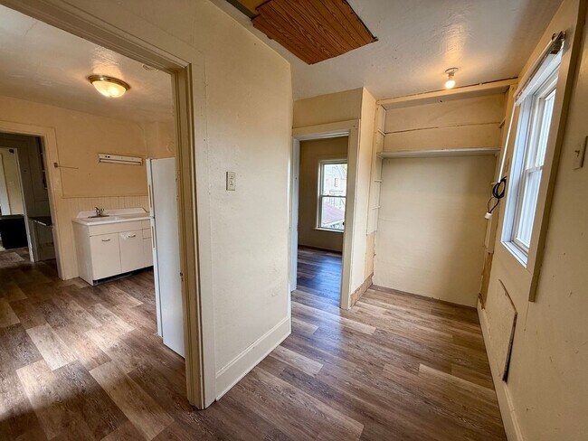 Photo - 325 N 3rd Ave Unit Upper