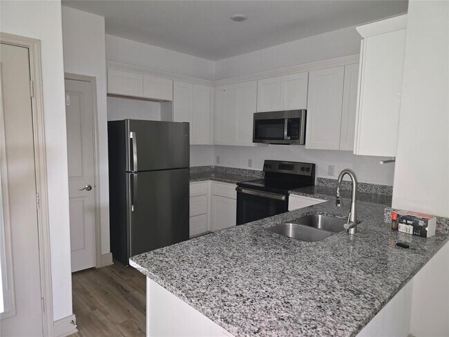 7520 Magnolia Village