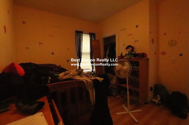 Photo - 27 Portsmouth St Unit 2