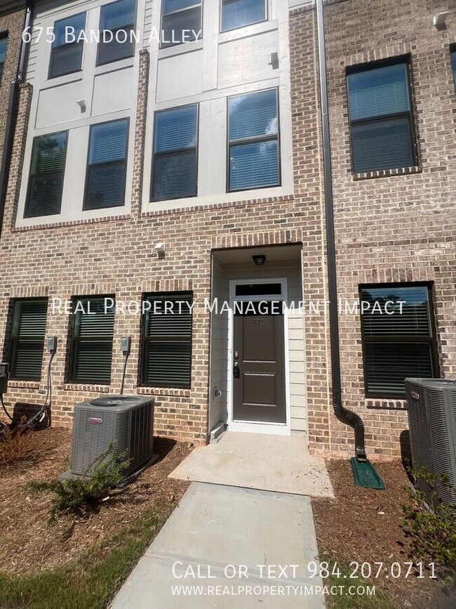 Photo - 675 Bandon Aly