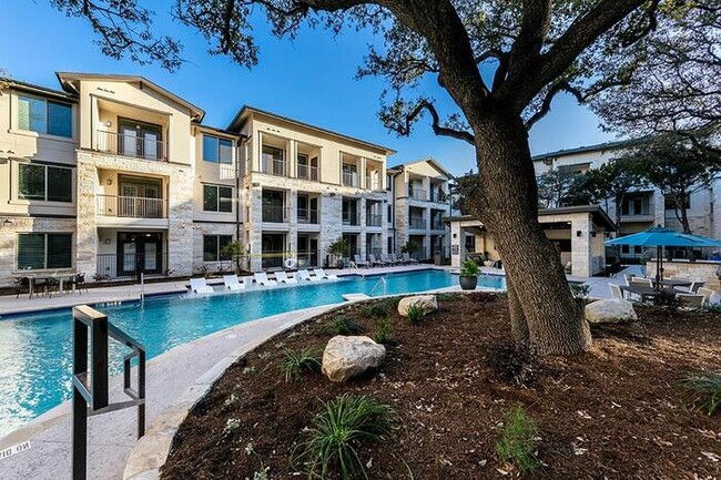 Photo - 10300 S I-35 Frontage Rd Unit b6