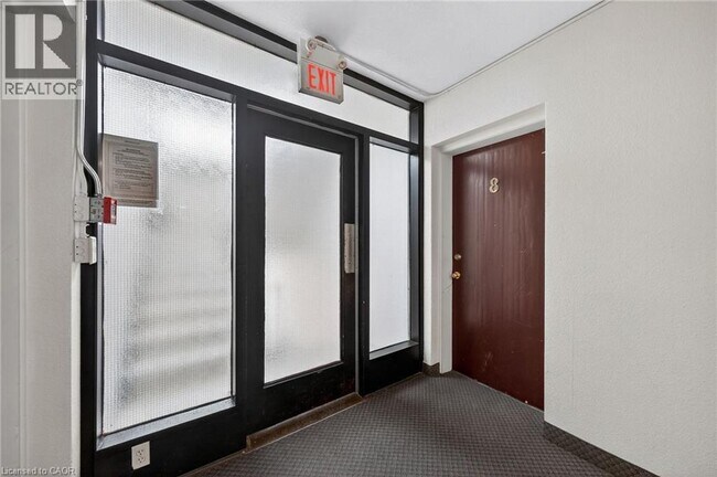 Photo - 237 Mohawk Rd E Unit 8