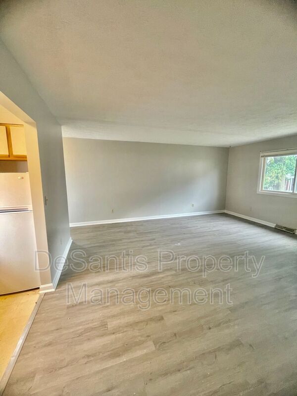 Photo - 810 1/2 Fleming Street