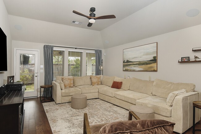 Building Photo - 249 Trapper Creek Dr