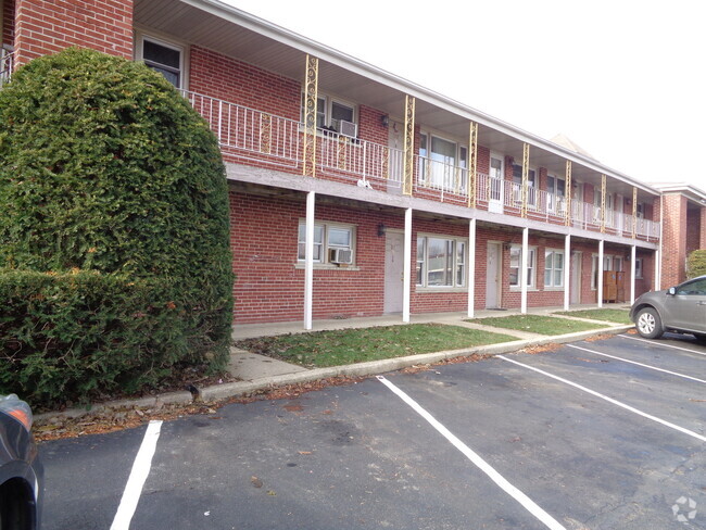 Building Photo - 1340 N Main St Rental