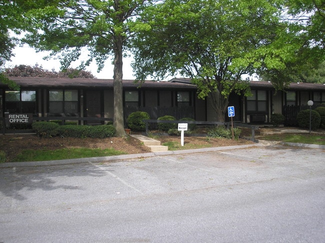Cedar Crossing Apartments - Cedar Crossing Apartments