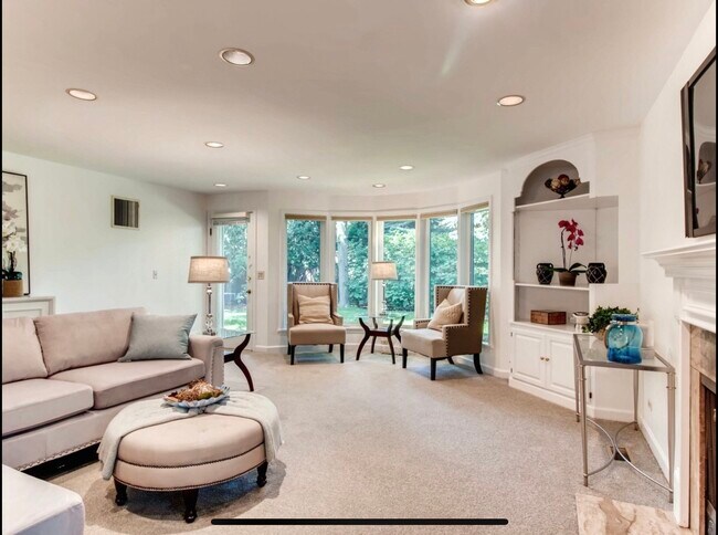 Photo - 1058 Wilmette Ave