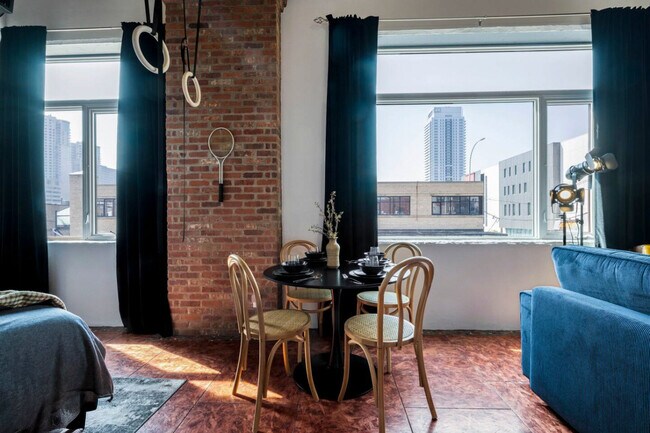 Photo - 10303-10107 107 St NW Unit ID1308645P