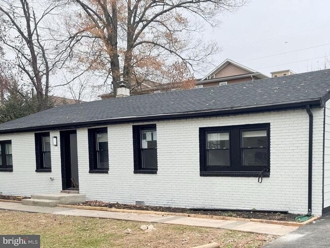 Photo - 203 Henson Rd