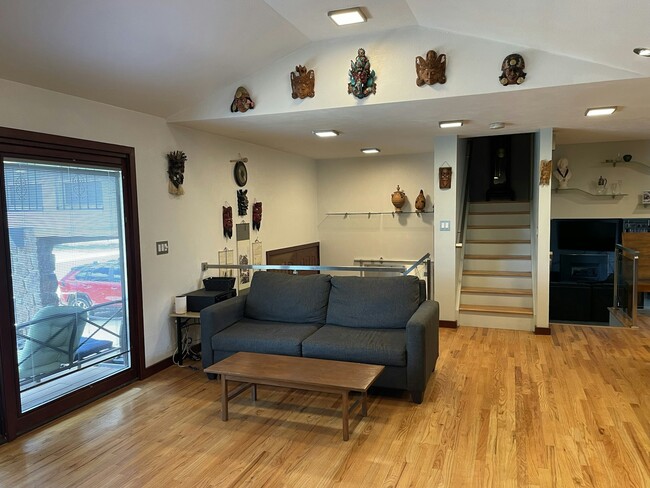 Photo - 345 Seminole Dr