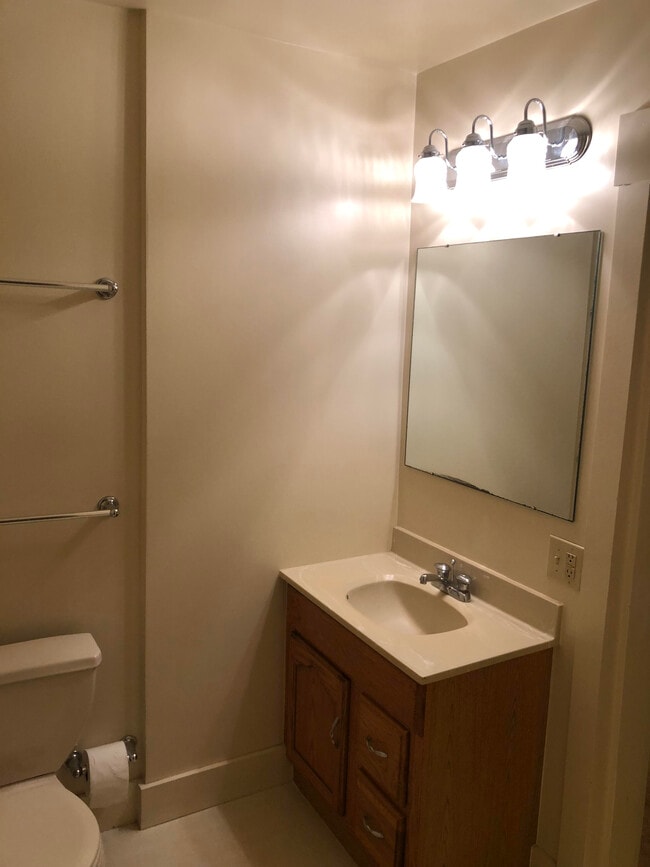 Building Photo - 115 Market St Unit Apt #1