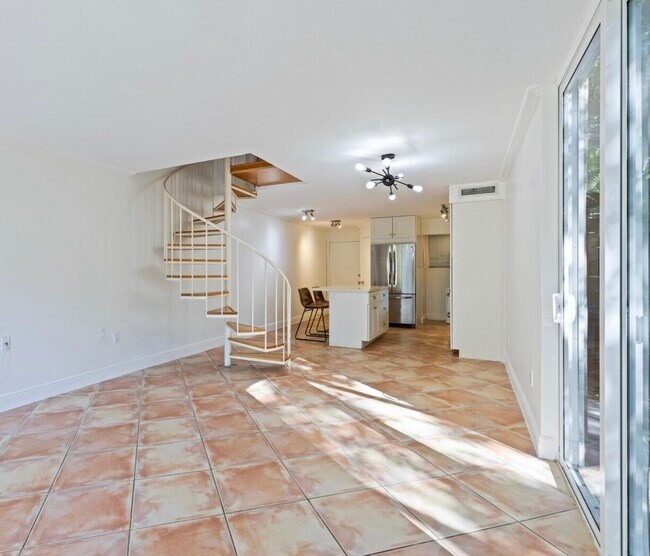 Photo - 3028 Center St