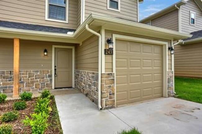 Photo - 243 W Forest Ave