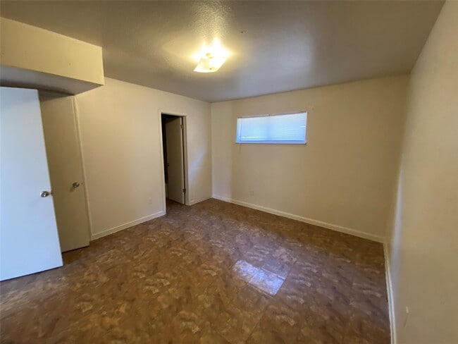 Building Photo - 9425 Scott St Unit 37
