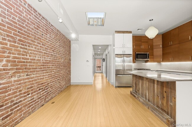 Photo - 343 Greenwich Ave Unit 2