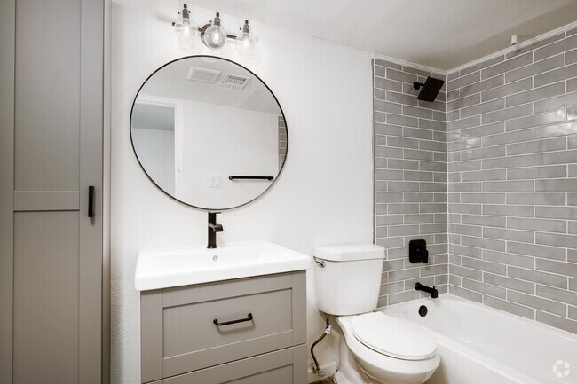 1BR, 1BA _ 724SF