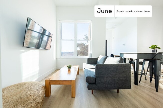 Photo - Room in Shared 4 bed/2 bath home Unidad D