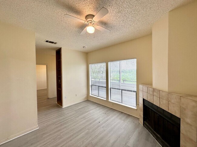 Photo - 2/1 Condo with a view!