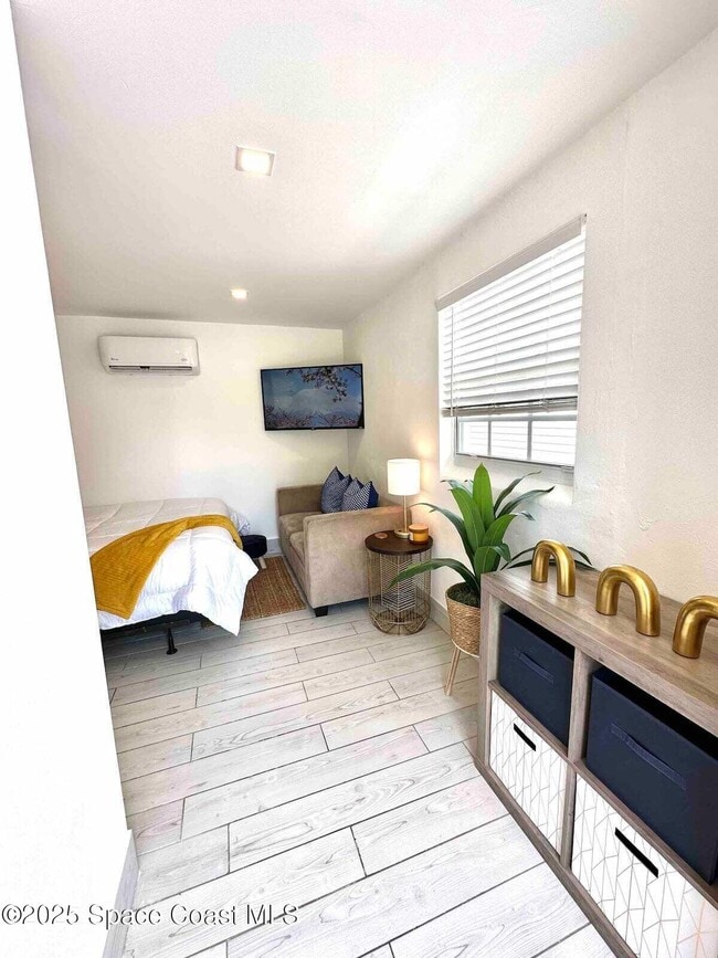 Photo - 1533 Richards Dr NE Unit Rear