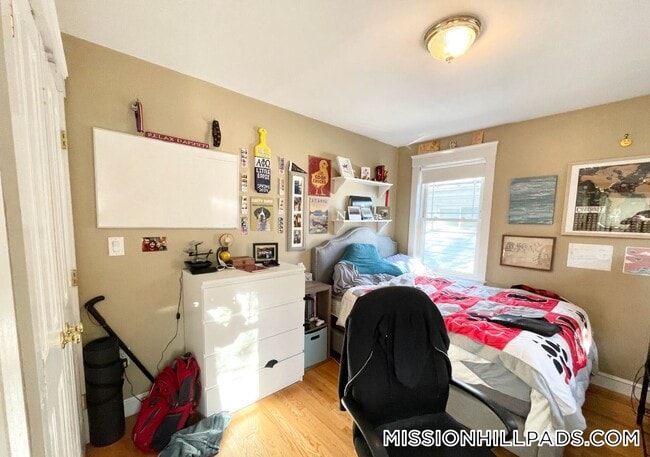 Photo - 23 Iroquois St