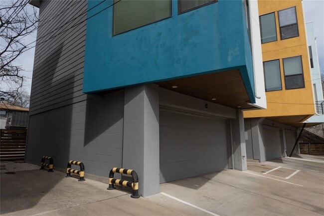 Photo - 3000 Speedway Unit C