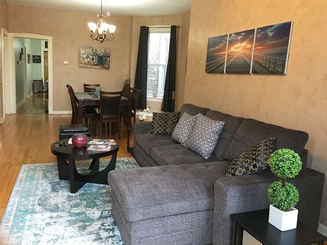 Photo - 1339 N Western Ave Unidad 3