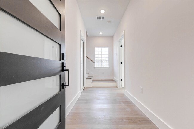 Photo - 5638 Dolores St