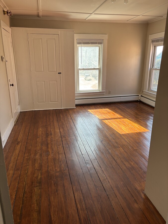 Photo - 995 Western Ave