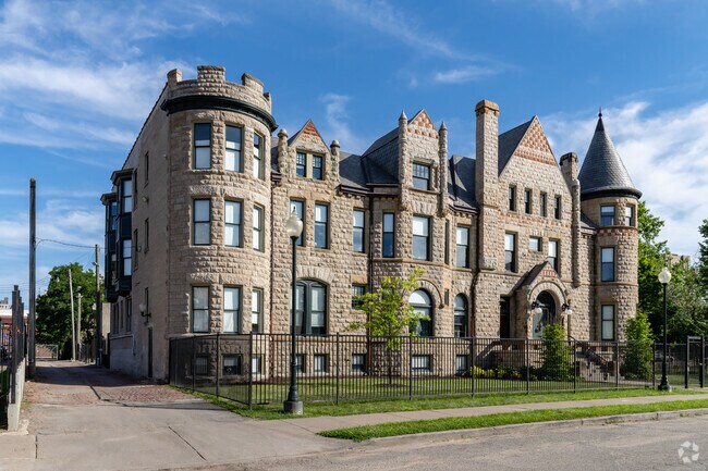 The James Scott Mansion - The James Scott Mansion