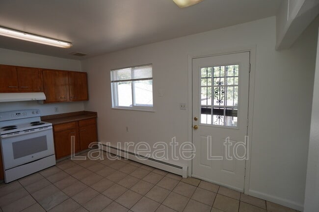 Photo - 641 Fraser St