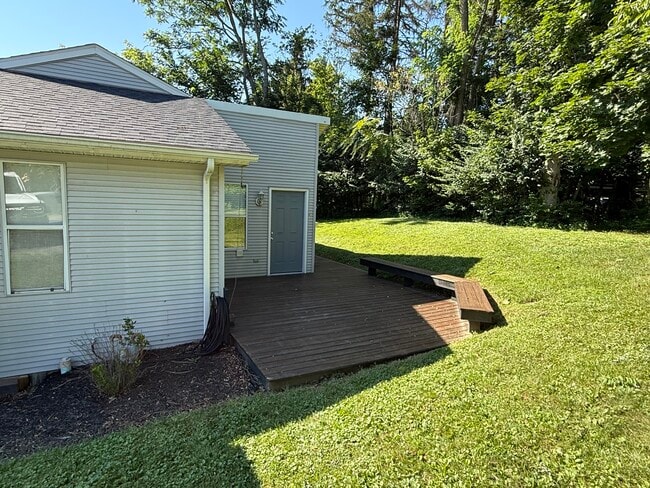 Rear deck - 733 Riley St